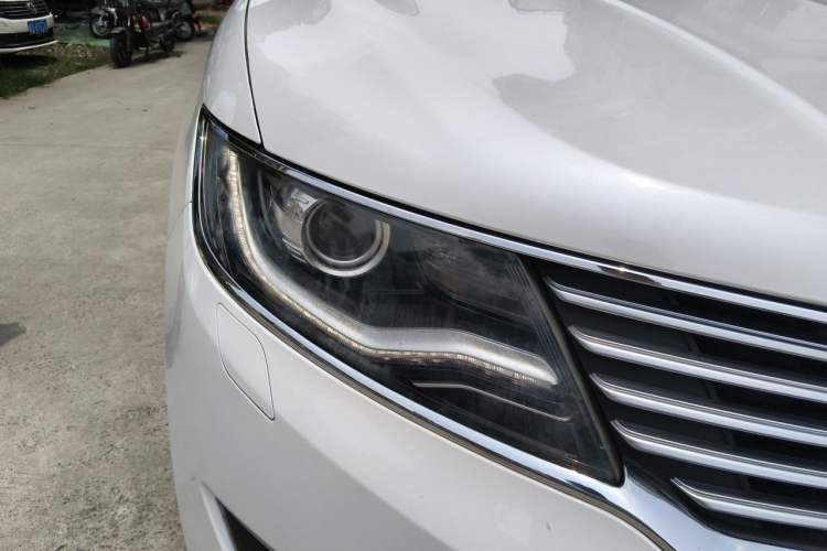 Used Lincoln MKX 2017 2.0T Four-Wheel Drive Zunya Edition Right Front Headlight