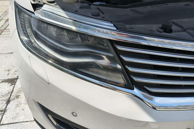 Used Lincoln MKX 2017 2.7T Four-Wheel Drive Prestige Edition Right Front Headlight