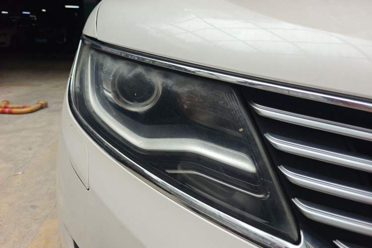 Used Lincoln MKX 2017 2.0T Four-Wheel Drive Zunya Edition Right Front Headlight