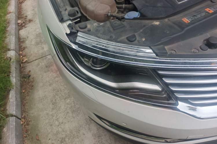 Used Lincoln MKX 2017 2.0T Two-Wheel Drive Deluxe Edition Right Front Headlight