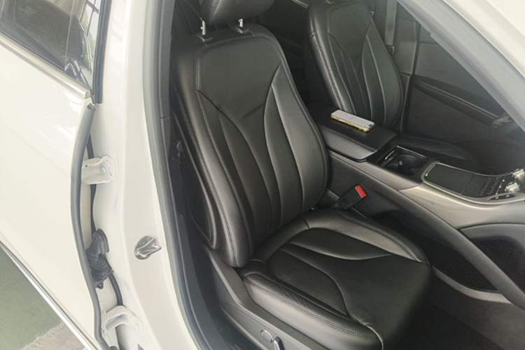 Used Lincoln MKX 2017 2.0T Two-Wheel Drive Deluxe Edition Right Front Seat
