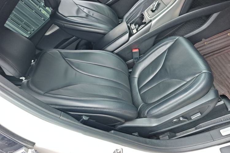 Used Lincoln MKX 2017 2.0T Two-Wheel Drive Deluxe Edition Right Front Seat