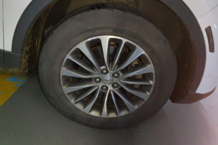 Used Lincoln MKX 2017 2.0T Four-Wheel Drive Zunya Edition Right Front Wheel Hub