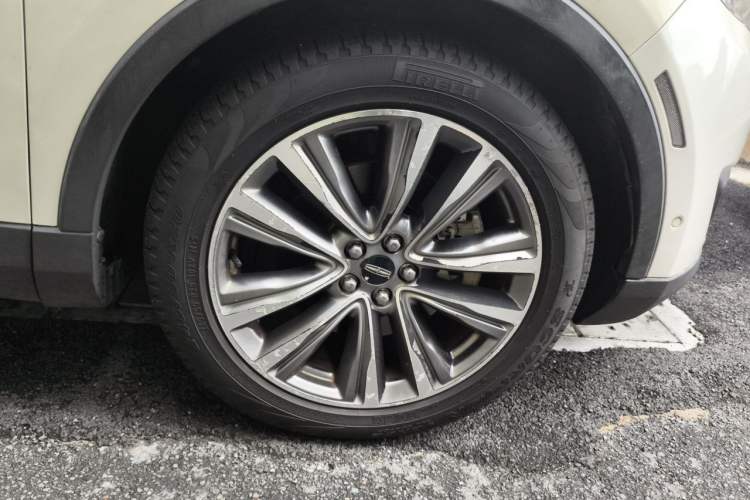 Used Lincoln MKX 2017 2.7T Four-Wheel Drive Prestige Edition Right Front Wheel Hub