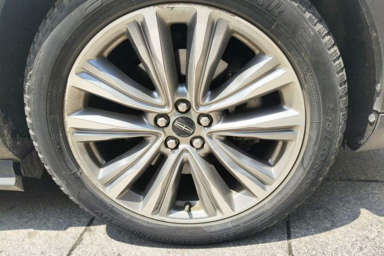 Used Lincoln MKX 2017 2.7T Four-Wheel Drive Prestige Edition Right Front Wheel Hub