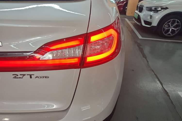 Used Lincoln MKX 2017 2.7T Four-Wheel Drive Prestige Edition Right Rear Taillight