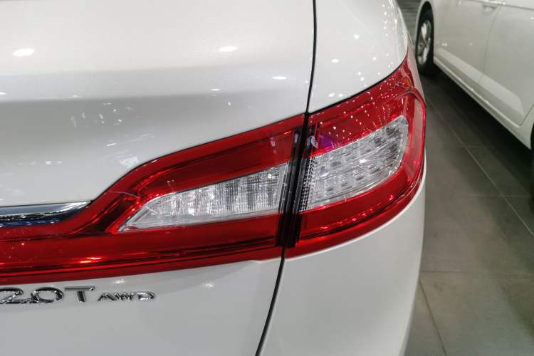 Used Lincoln MKX 2017 2.0T Four-Wheel Drive Zunya Edition Right Rear Taillight