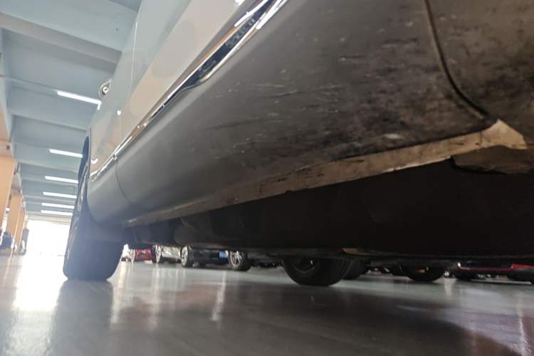 Used Lincoln MKX 2017 2.7T Four-Wheel Drive Prestige Edition Right Side Sill