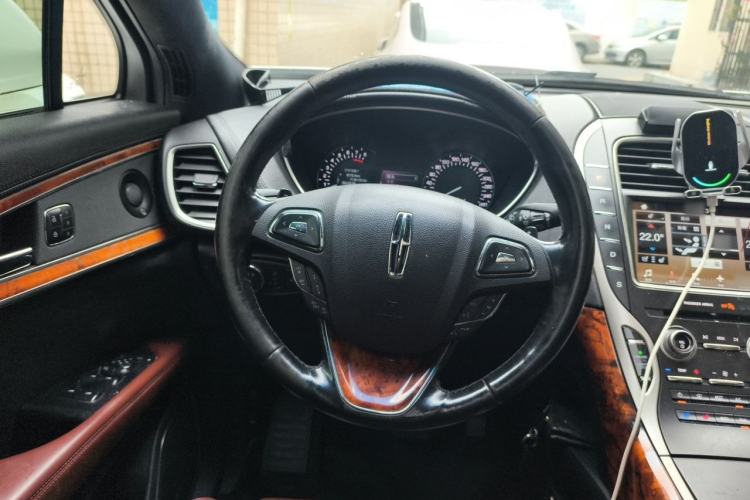 Used Lincoln MKX 2017 2.7T Four-Wheel Drive Prestige Edition Steering Wheel