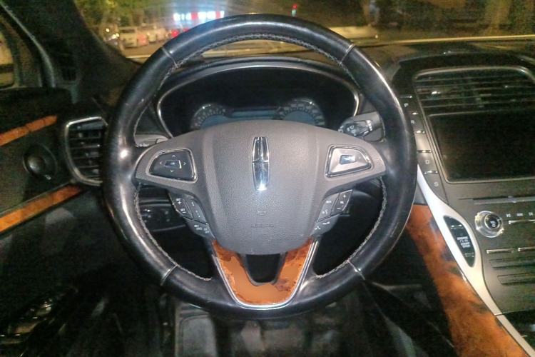Used Lincoln MKX 2017 2.0T Four-Wheel Drive Zunya Edition Steering Wheel