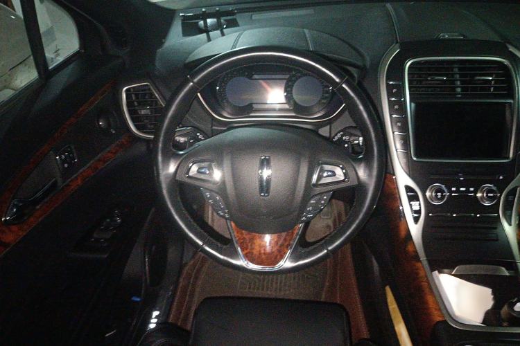 Used Lincoln MKX 2017 2.7T Four-Wheel Drive Prestige Edition Steering Wheel