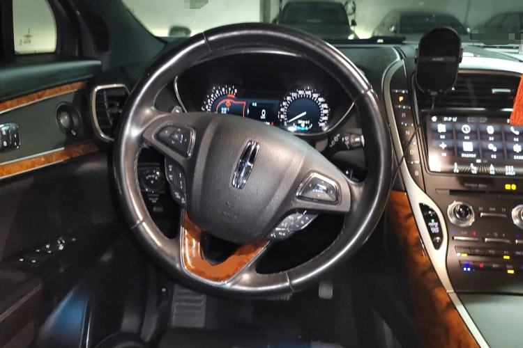 Used Lincoln MKX 2017 2.7T Four-Wheel Drive Prestige Edition Steering Wheel