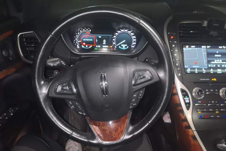 Used Lincoln MKX 2017 2.7T Four-Wheel Drive Prestige Edition Steering Wheel