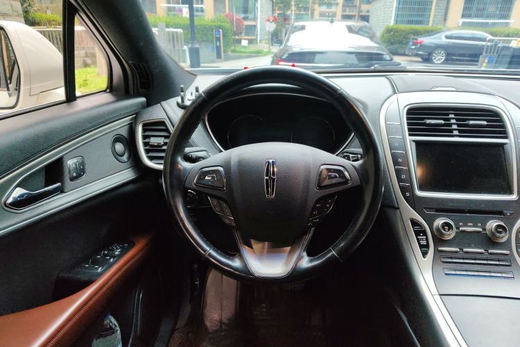 Used Lincoln MKX 2017 2.0T Four-Wheel Drive Zunya Edition Steering Wheel