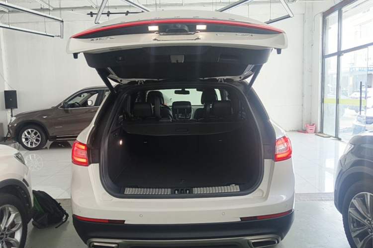 Used Lincoln MKX 2017 2.0T Two-Wheel Drive Deluxe Edition Trunk