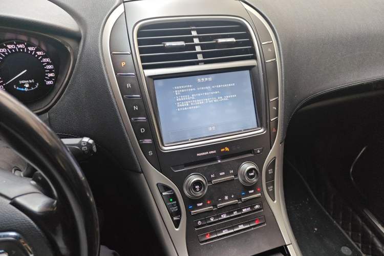 Used Lincoln MKX 2018 2.0T Two-Wheel Drive Deluxe Edition Audio And AC Panel