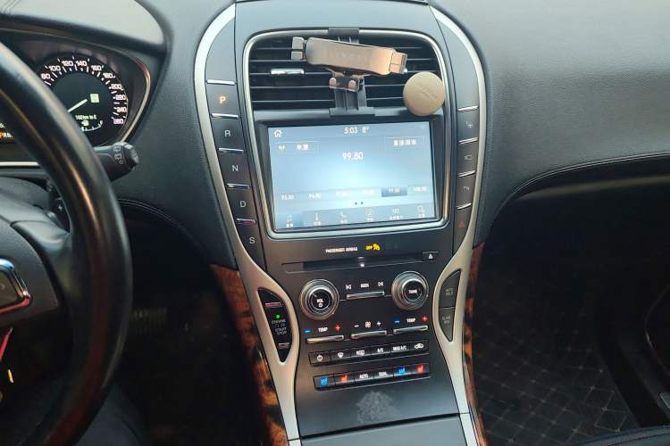 Used Lincoln MKX 2018 2.7T Four-Wheel Drive Prestige Edition Audio And AC Panel