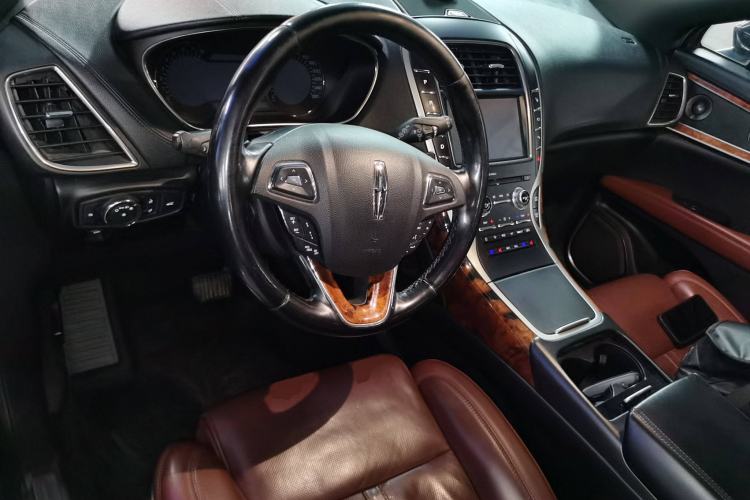 Used Lincoln MKX 2018 2.7T Four-Wheel Drive Prestige Edition Center Console