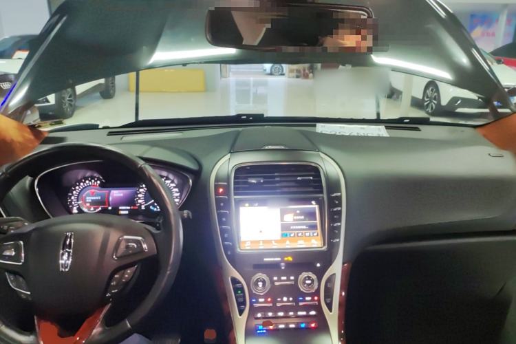 Used Lincoln MKX 2018 2.7T Four-Wheel Drive Prestige Edition Center Console