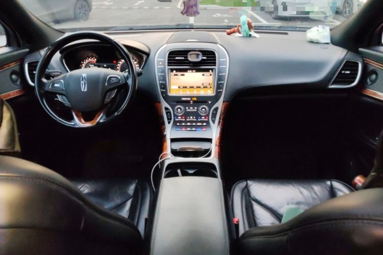 Used Lincoln MKX 2018 2.0T Four-Wheel Drive Zunya Edition Center Console