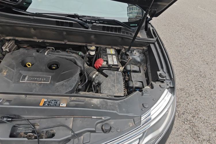 Used Lincoln MKX 2018 2.0T Four-Wheel Drive Zunya Edition Engine Bay Left