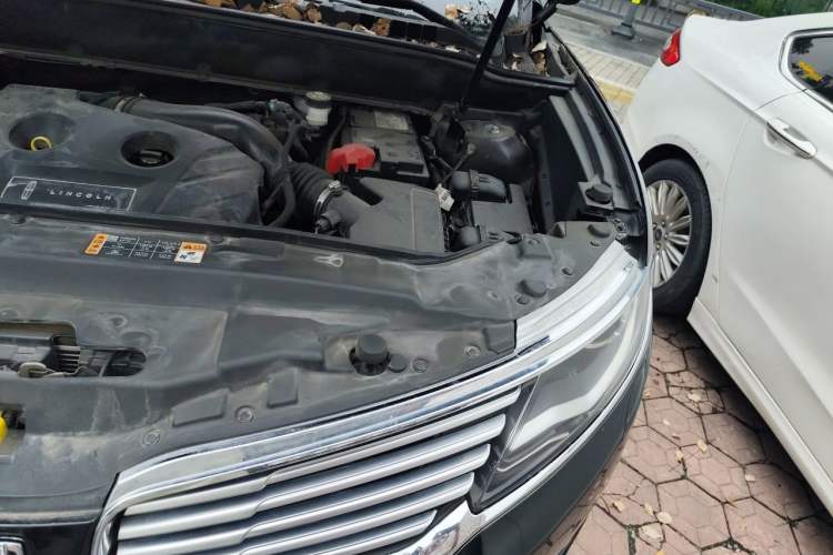 Used Lincoln MKX 2018 2.0T Four-Wheel Drive Zunya Edition Engine Bay Left