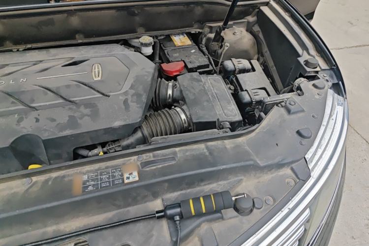 Used Lincoln MKX 2018 2.7T Four-Wheel Drive Prestige Edition Engine Bay Left