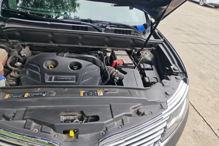 Used Lincoln MKX 2018 2.0T Two-Wheel Drive Deluxe Edition Engine Bay Left
