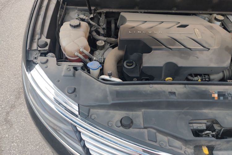 Used Lincoln MKX 2018 2.7T Four-Wheel Drive Prestige Edition Engine Bay Right