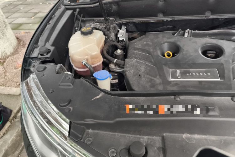 Used Lincoln MKX 2018 2.0T Two-Wheel Drive Deluxe Edition Engine Bay Right