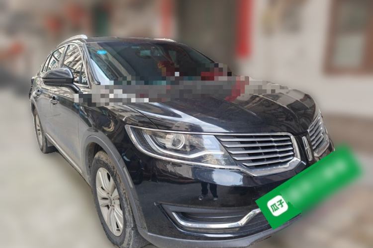 Used Lincoln MKX 2018 2.0T Two-Wheel Drive Deluxe Edition Front Right 45 Deg
