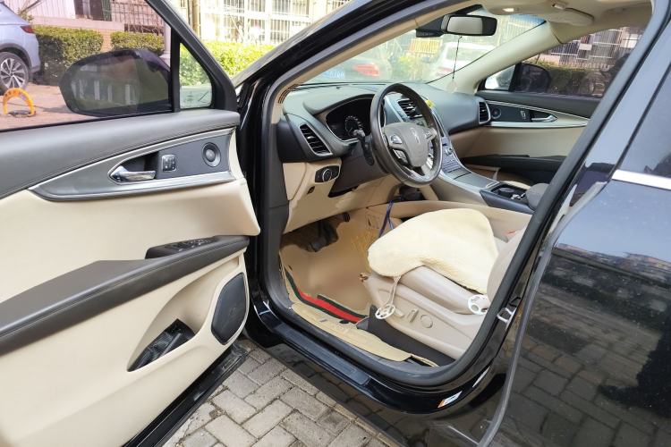 Used Lincoln MKX 2018 2.0T Four-Wheel Drive Zunya Edition Interior 3
