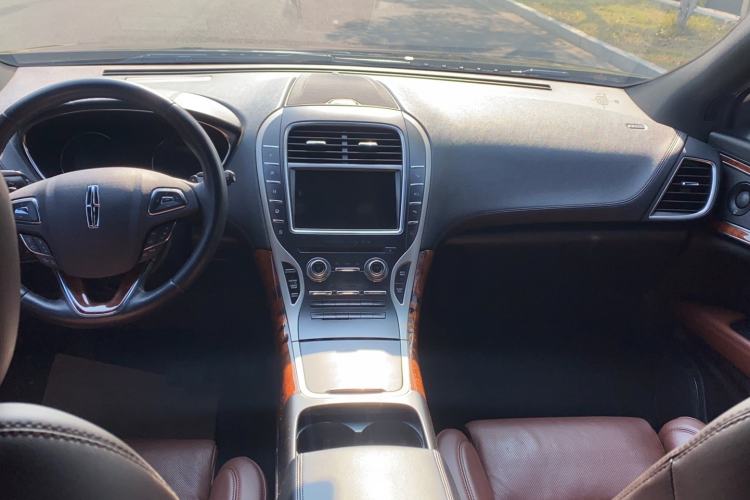 Used Lincoln MKX 2018 2.7T Four-Wheel Drive Prestige Edition Interior 3