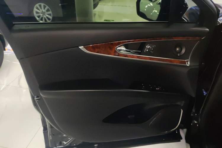 Used Lincoln MKX 2018 2.7T Four-Wheel Drive Prestige Edition Left Front Door Interior
