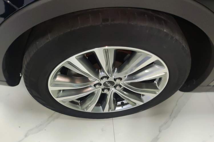 Used Lincoln MKX 2018 2.7T Four-Wheel Drive Prestige Edition Left Front Wheel Hub