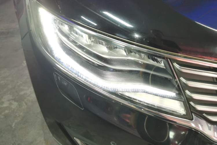 Used Lincoln MKX 2018 2.7T Four-Wheel Drive Prestige Edition Right Front Headlight