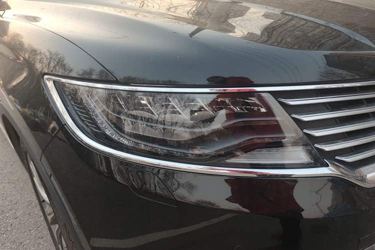 Used Lincoln MKX 2018 2.7T Four-Wheel Drive Prestige Edition Right Front Headlight