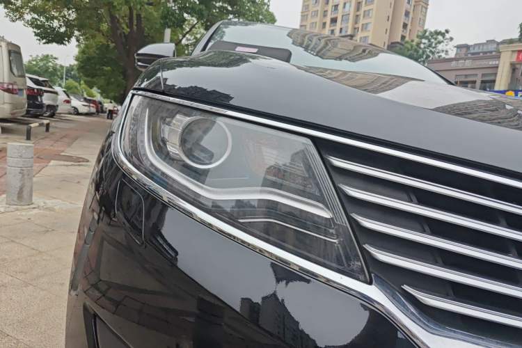 Used Lincoln MKX 2018 2.0T Four-Wheel Drive Zunya Edition Right Front Headlight