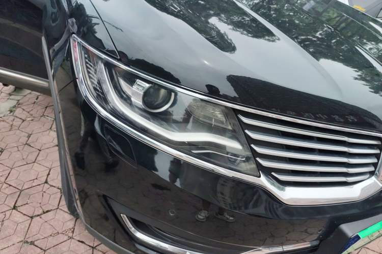 Used Lincoln MKX 2018 2.0T Four-Wheel Drive Zunya Edition Right Front Headlight
