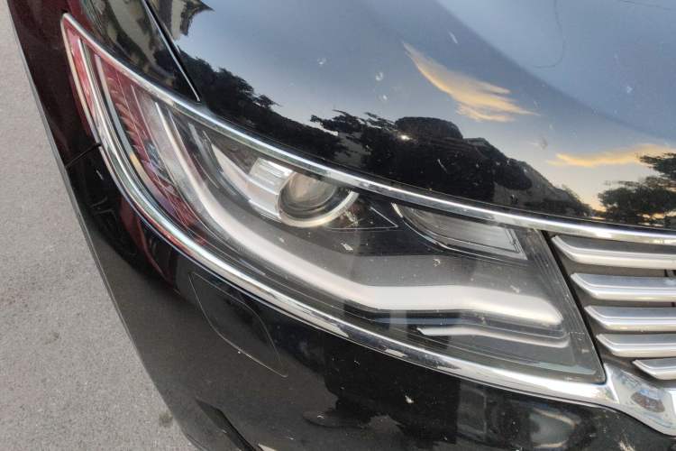 Used Lincoln MKX 2018 2.0T Four-Wheel Drive Zunya Edition Right Front Headlight