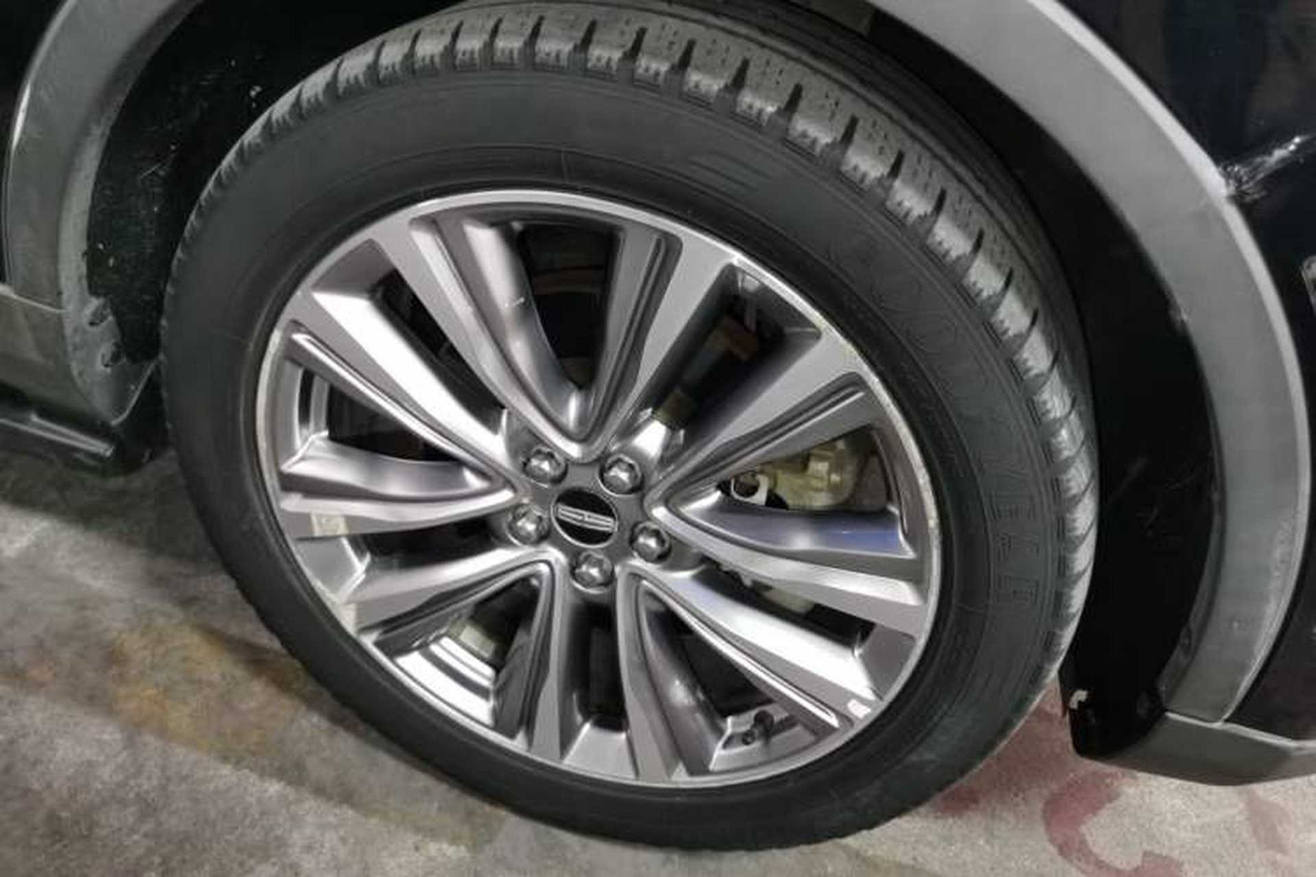 Used Lincoln MKX 2018 2.7T Four-Wheel Drive Prestige Edition Right Front Wheel Hub