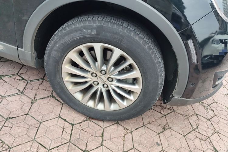 Used Lincoln MKX 2018 2.0T Four-Wheel Drive Zunya Edition Right Front Wheel Hub