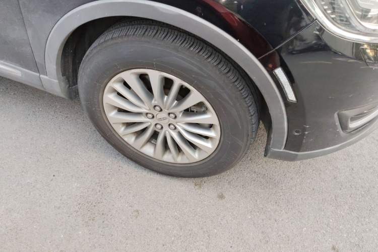 Used Lincoln MKX 2018 2.0T Four-Wheel Drive Zunya Edition Right Front Wheel Hub