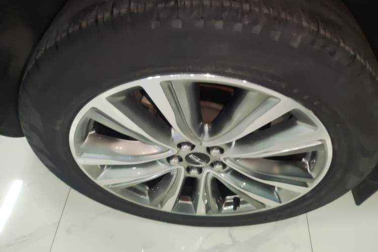 Used Lincoln MKX 2018 2.7T Four-Wheel Drive Prestige Edition Right Rear Wheel Hub