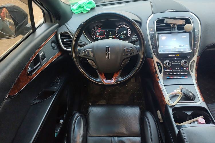 Used Lincoln MKX 2018 2.7T Four-Wheel Drive Prestige Edition Steering Wheel