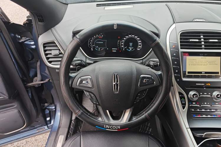 Used Lincoln MKX 2018 2.0T Four-Wheel Drive Zunya Edition Steering Wheel