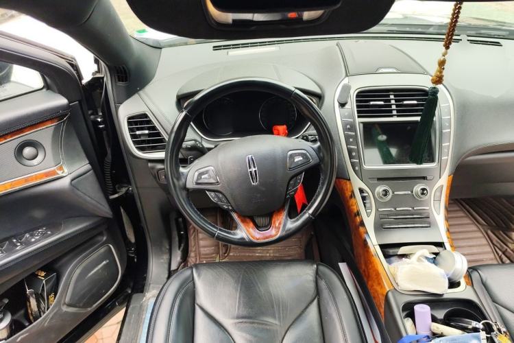 Used Lincoln MKX 2018 2.0T Four-Wheel Drive Zunya Edition Steering Wheel