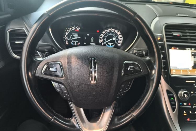 Used Lincoln MKX 2018 2.0T Two-Wheel Drive Deluxe Edition Steering Wheel
