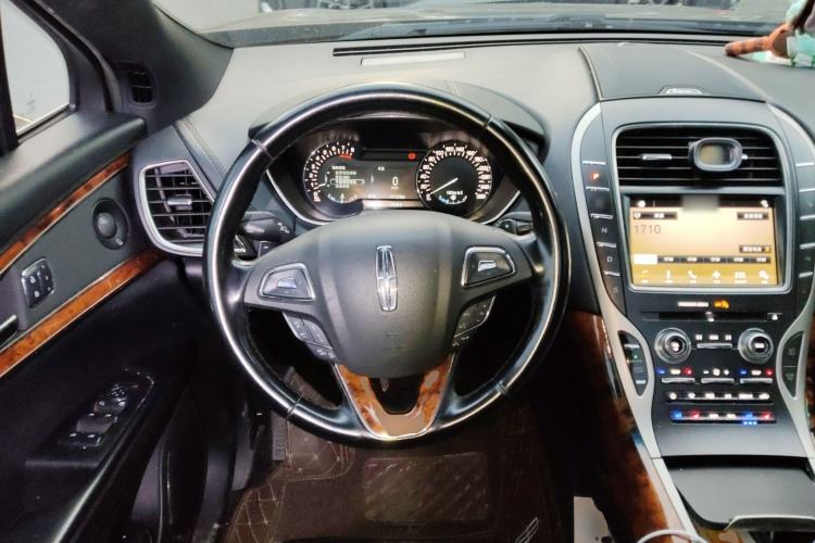 Used Lincoln MKX 2018 2.0T Four-Wheel Drive Zunya Edition Steering Wheel