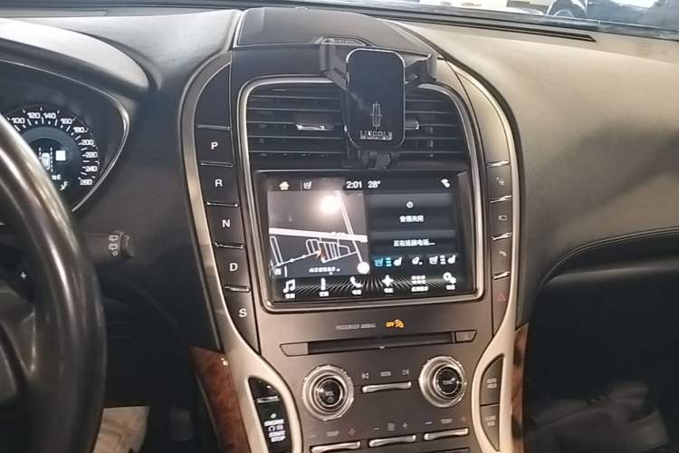 Used Lincoln MKX 2018 2.7T Four-Wheel Drive Prestige Edition Audio And AC Panel